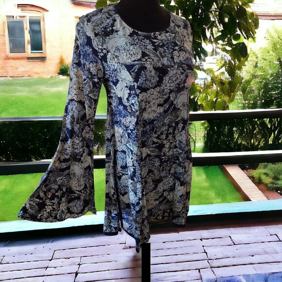 NWOT PPLA Clothing ( S ) Floral Print Fit & Flare Minidress with Bell Sleeves - Picture 2 of 8